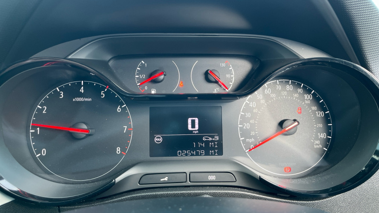 Vauxhall Crossland X 1.2T [110] Griffin 5dr [6 Spd] [Start Stop] Petrol Hatchback